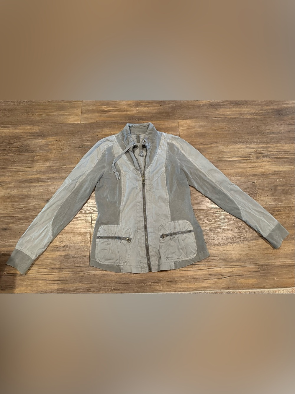 XCVI Slate Grey Mock Neck Zip Up utility jacket Sz M EUC